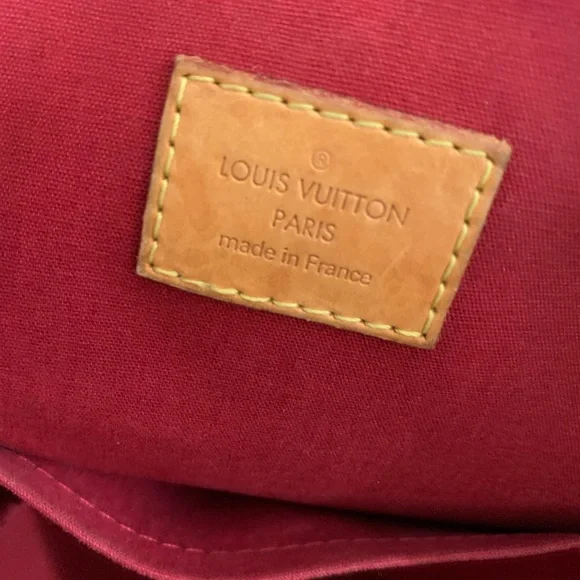 Louis Vuitton Bellevue Monogram Vernis GM Handbag - Picture 6 of 7